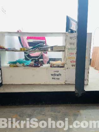 দুইটা কাউন্টার টেবিল বিক্রি হবে